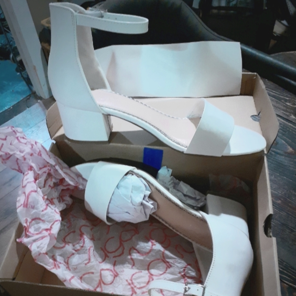 White-Sugar block heel dress sandle
